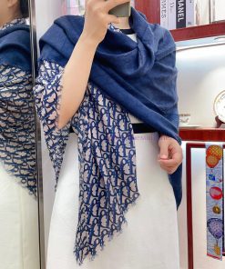 DIOR cashmere fringe square scarf is highly recommended by VIPs. It must be fast to get stark7pohm7x