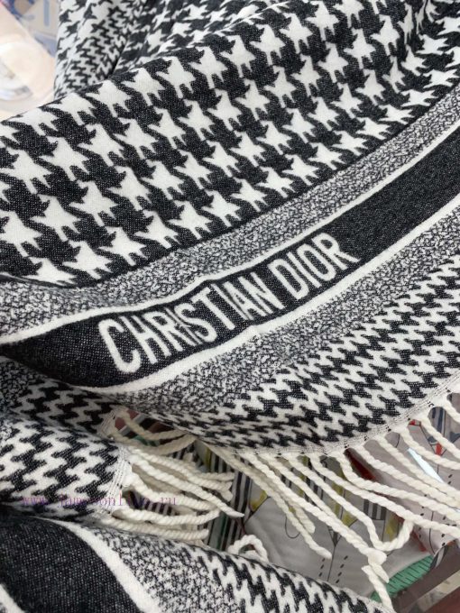 The Thousand Bird Grid Jacquard Logo Printed Cloak Material is 100% Kashmir Imported Cashmer4utme90p - Image 9