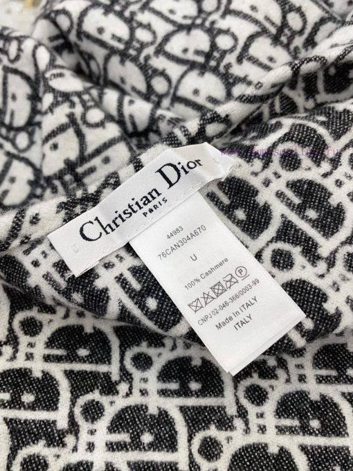 CD Jacquard Logo Printed Cloak Material 57% Kashmir Imported Cashmere 43% Wool Fabric Size 17xrdcus7 - Image 9
