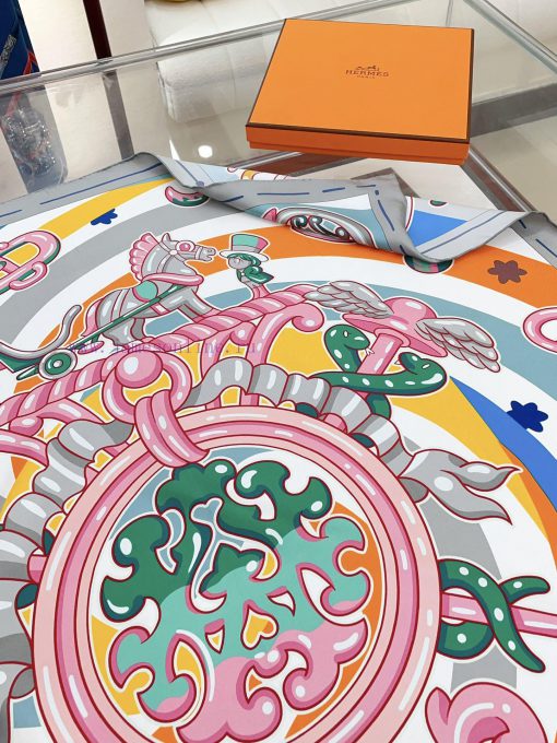 HERMES's new silk collection looks great when you buy it. We recommend the candy book seal 9ne6zg4pd - Image 6