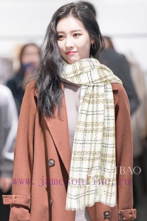 Double C Double C plaid element long scarf combines Chanel weaving style with artistic tempeyi2yzw42