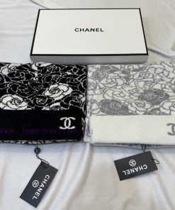 Chanel two-piece set: Chanel new scarf and hat with 70% cashmere and 30% rabbit hair ingredih917z2h1