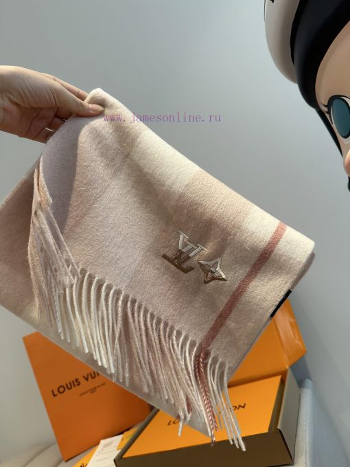Family welfare has arrived. Lv high-end heavyweight scarf is highly recommended with angry lbkrn75ii - Image 4