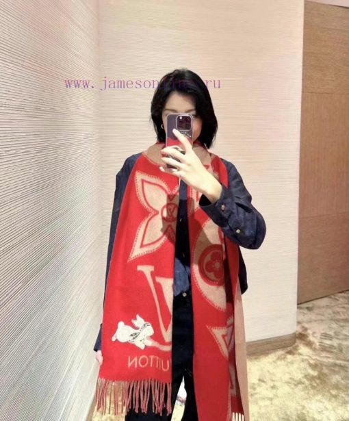 The Louis Vuitton channel is offering rabbit stickers and large scarves. The best looking an4gnsx5ff