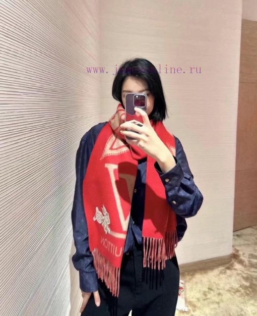 The Louis Vuitton channel is offering rabbit stickers and large scarves. The best looking an4gnsx5ff - Image 3