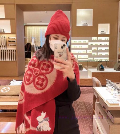 The Louis Vuitton channel is offering rabbit stickers and large scarves. The best looking an4gnsx5ff - Image 5
