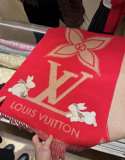 The Louis Vuitton channel is offering rabbit stickers and large scarves. The best looking an4gnsx5ff - Image 8