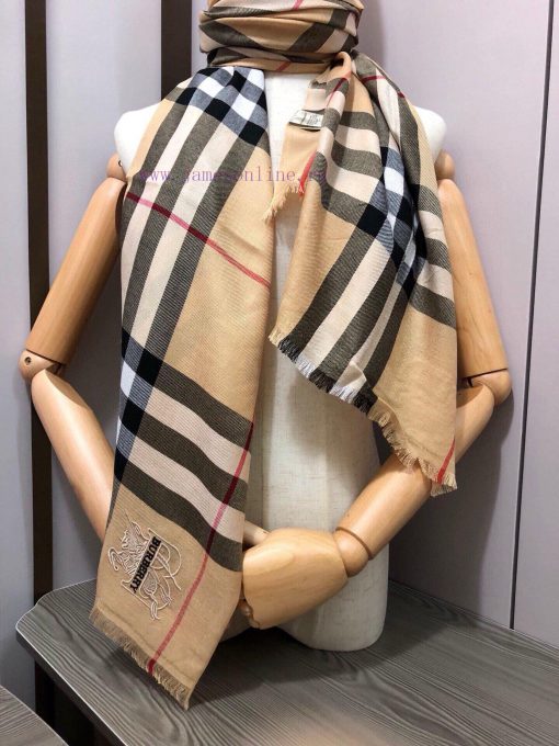 The classic style that has been popular for N years, trendy people have several Burberry scamb8a2jfe - Image 10