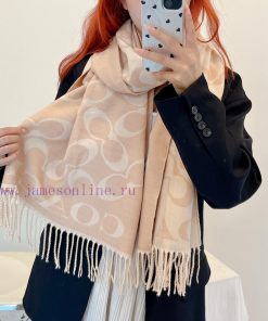 Versatile, fashionable, and full of high-end atmosphere, the scarf gives a confident temperahxztspdq