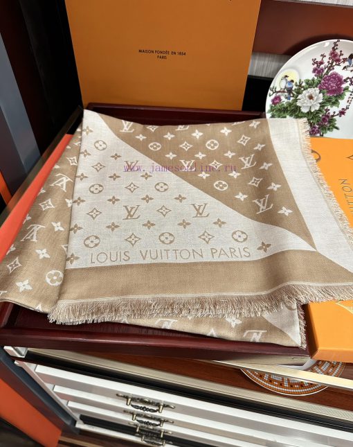 LV Classic L is a must-have for families. The most classic style uses dark jacquard technolo4fk6wci7 - Image 4
