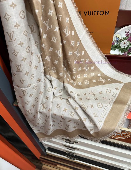 LV Classic L is a must-have for families. The most classic style uses dark jacquard technolo4fk6wci7 - Image 8