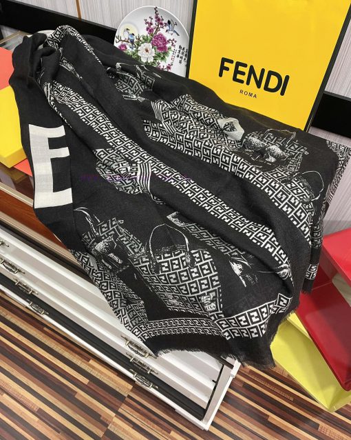 It's so beautiful. The 2024 F home printed long scarf is a very easy to match item for daily8k74z3ff - Image 6