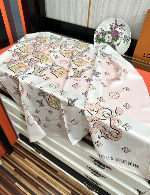 The newly launched 24L home silk square scarf is a must-have for high-end women. It is a rarzmw5bmqs - Image 8