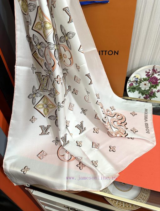 The newly launched 24L home silk square scarf is a must-have for high-end women. It is a rarzmw5bmqs - Image 9