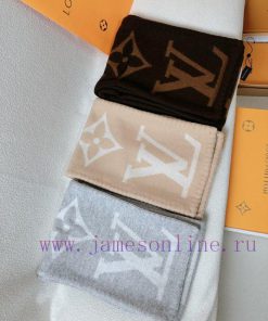 The comfortable and gorgeous SweetDreams scarf is a must-have accessory for cold weather, maa3krmpa7