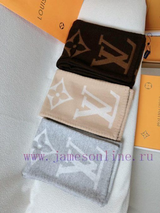 The comfortable and gorgeous SweetDreams scarf is a must-have accessory for cold weather, maa3krmpa7