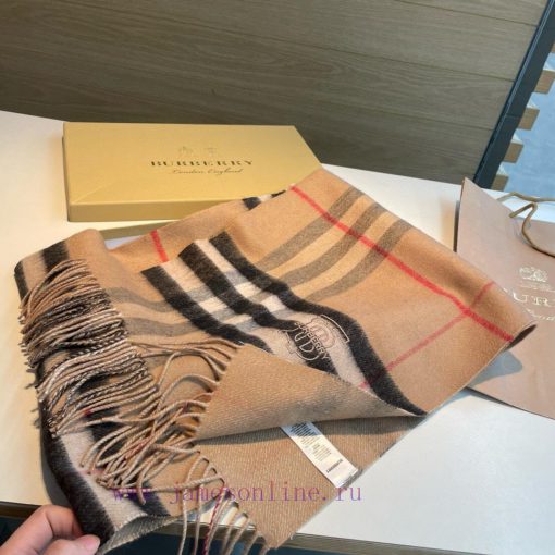 Burberry's new gold thread is a super versatile and high-quality product that is absolutely e1xmdc86 - Image 4