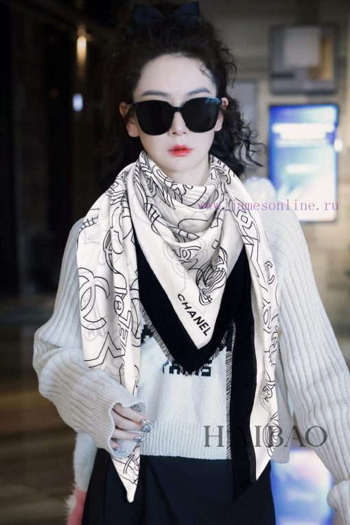The new Chanel Double C logo family lock edge 140 whisker edge cashmere square scarf is highvg991j97 - Image 2