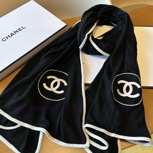 The classic Double C series, synonymous with women's elegance, is made of 70% cashmere and 3yqzcd13d - Image 6