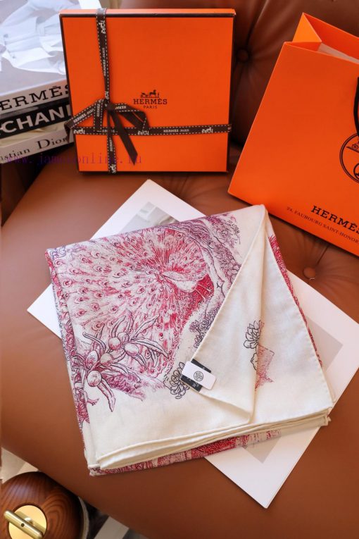 Hermes launches new 2024 modelHERMES new 140 sizeElectric Blue/Stone Gray/Pink WhiteThis claj43x60a1