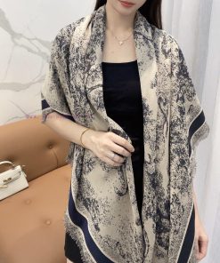 Dior's latest flagship product, the Jungle Animal Original 140 Cashmere Square Scarf, is nowponuh6u0
