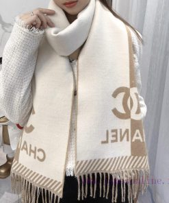 Chanel launches new Chanel "Double Color Jacquard" which looks like a hit. The double-sided x63m15nq