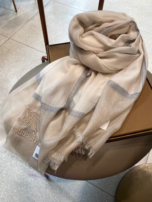 Burberry's latest color scheme for 2024Truly high-end, low-key and luxurious, with exquisitezcraiffb - Image 7
