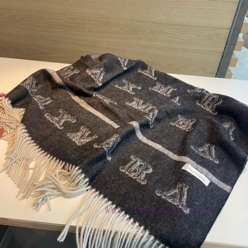 This scarf from M family is made of cashmere fabric and adorned with the iconic MonogramPattfpi7218o - Image 7