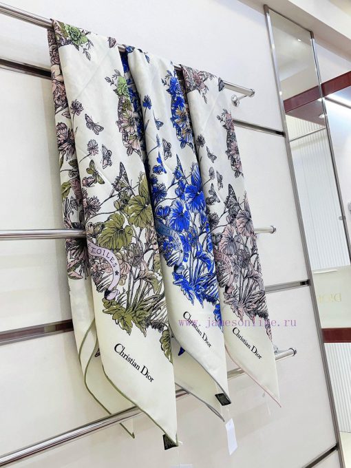 Dior's latest flagship butterfly 🦋 Flower 140 is a very easy to match item for both vacationeicoautf - Image 3
