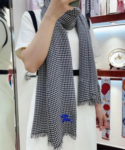 Synchronized with the official website, Burberry's fashionable sentiment, daily fashionable rp2984ts