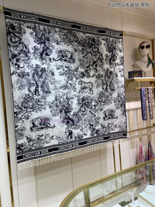 Dior's latest popular shawl, the D Zoo shawl, believe me, it is truly a warm big sheep with po384wa7 - Image 4