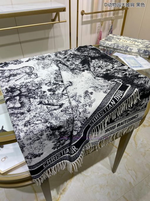 Dior's latest popular shawl, the D Zoo shawl, believe me, it is truly a warm big sheep with po384wa7 - Image 9