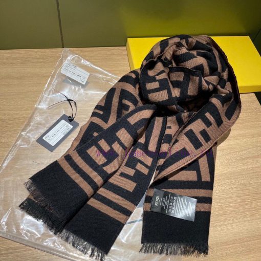 Top quality original Fendi FENDI2021 size 180 * 35cm material 95% wool 5% silk rectangular briedkm54 - Image 8