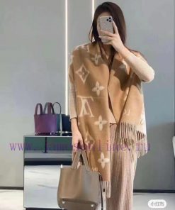 LV Wannian LV cashmere scarf shawl, classic clover pattern, loved by many celebrities such acr7jgzlg