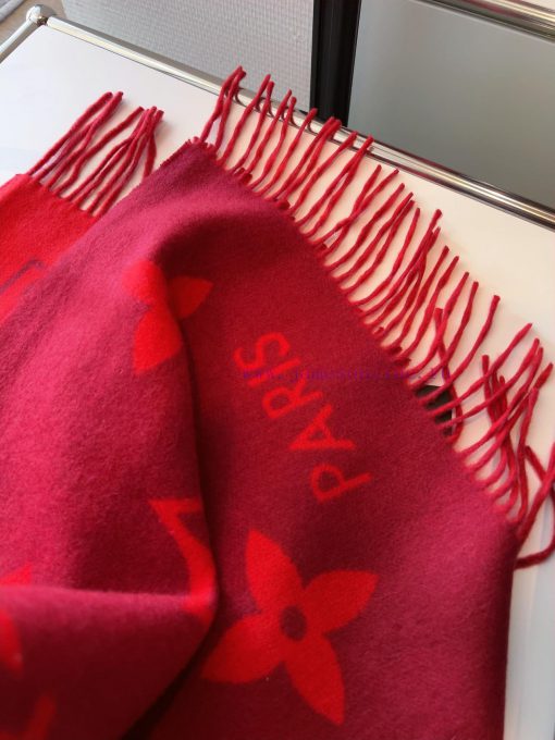 Star Huo Siyan and Li Xiaolu are wearing the same Louis Vuitton high-end rabbit fur scarf shwt48zcwb - Image 8