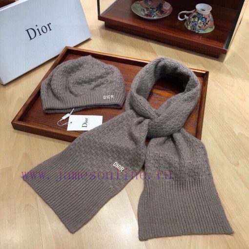 Dior set is made of high-quality cashmere material, which is of excellent quality. It is warbr8mhjum - Image 2