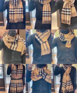 Burberry double-sided scarf with brick, decorated with Burberry plaid on one side and solid ne8oysj4