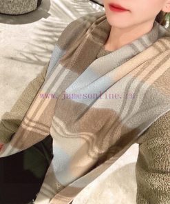 The latest product of the classic cashmere plaid scarf with deep water ripple pattern by Luo36vup060