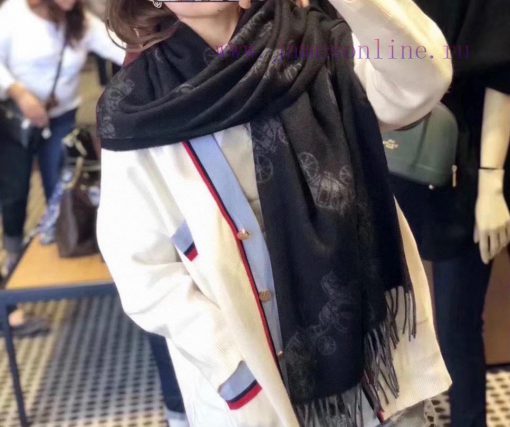 The COACH classic Coach scarf is also so beautiful, not only in terms of appearance but alsoqkhng5o4