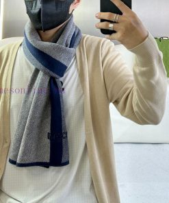 GUCCI's popular new high-end men's scarf features classic stripes and a simple logo, reflectur9z7n23