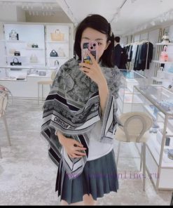 Dior's latest flagship product, the Jungle Animal Original 140 Cashmere Square Scarf, is a pvr0chwnd