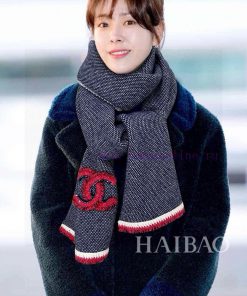 Chanel Double C Decorative Edge Scarf Pure Cashmere Scarf is a timeless way to showcase its 17glzq6m