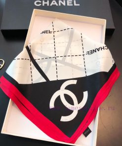 Chanel100% mulberry silk silk crepe satin versatile small square scarf, with an elegant and6utkol9r
