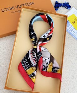 Louis Vuitton100% mulberry silk silk crepe satin versatile small square scarf, with an elegao6nynfh3