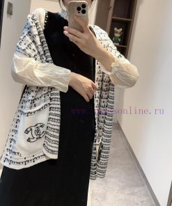 Chanel Knitted Scarf with Pocket 🧣 The autumn and winter collection is undoubtedly the most m8up1jzp