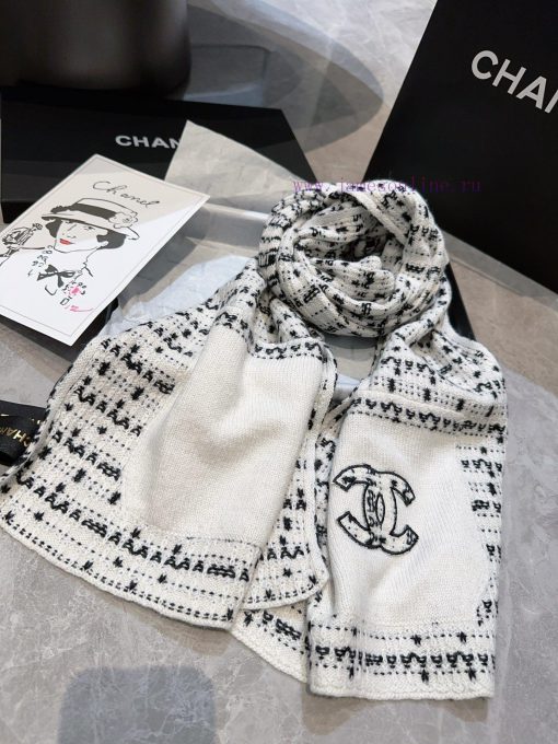 Chanel Knitted Scarf with Pocket 🧣 The autumn and winter collection is undoubtedly the most m8up1jzp - Image 8