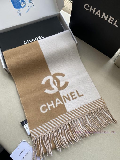 CHAN * L 24A Wool Scarf 174 * 36cm 100% WoolA thin scarf with a soft touch, simple two tone raleaqne - Image 4
