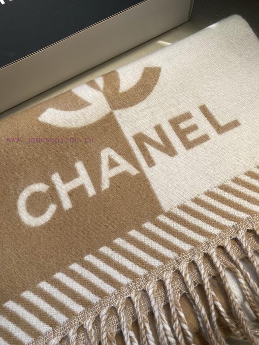 CHAN * L 24A Wool Scarf 174 * 36cm 100% WoolA thin scarf with a soft touch, simple two tone raleaqne - Image 7