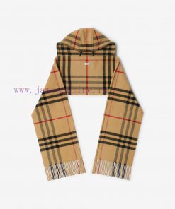 This year, Burberry's autumn and winter collection has gone crazy. I love this pure and timeqb16onvj