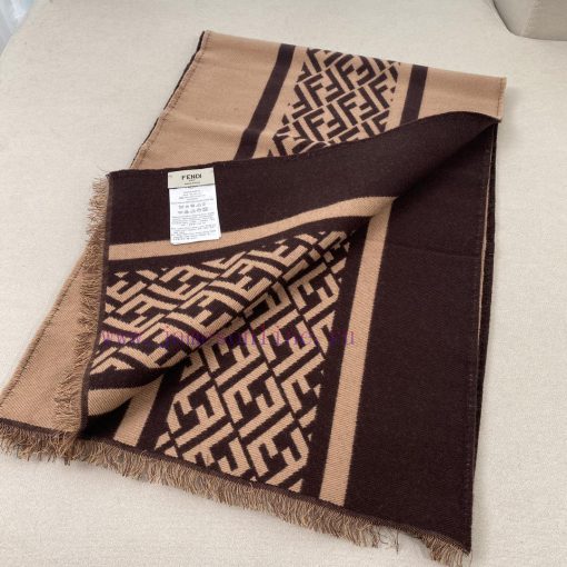 The high-end color matching material of the Fendi cashmere scarf in 2023 is 78% wool and 22%p44i36jp - Image 3